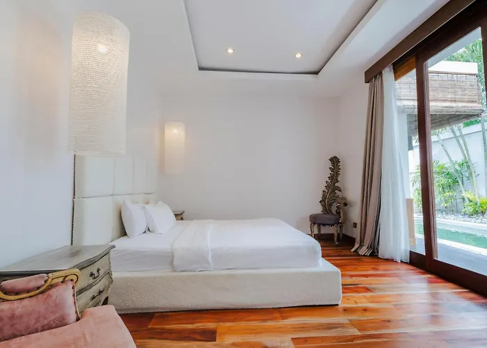 Villa Chloe By Pertama Seminyak